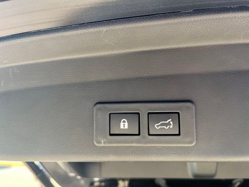 Certified 2024 Subaru Ascent Touring w/ Popular Package #2 image 20