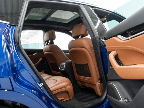 Used 2022 Maserati Levante GT image 12