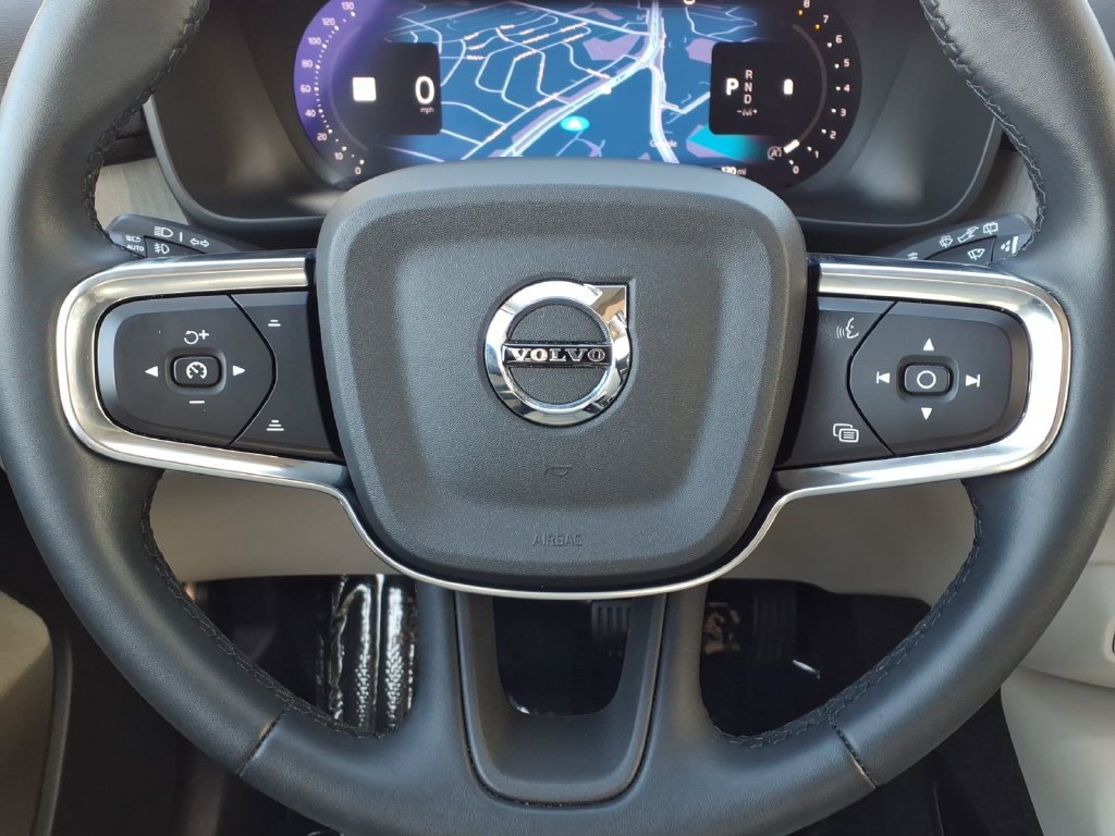 Certified 2024 Volvo XC40 B5 Plus AWD/4WD image 12