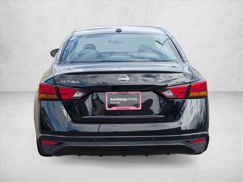 Used 2025 Nissan Altima 2.5 SV image 7