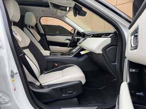 Used 2019 Land Rover Range Rover Velar R-Dynamic SE image 36
