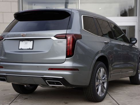 Used 2024 Cadillac XT6 Premium Luxury image 5