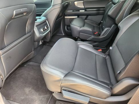Certified 2025 Ford Expedition Platinum w/ Driver's Package AWD/4WD image 28