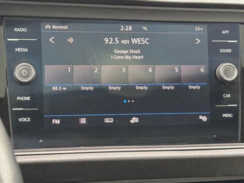 Used 2019 Volkswagen Jetta SEL w/ Cold Weather Package image 4