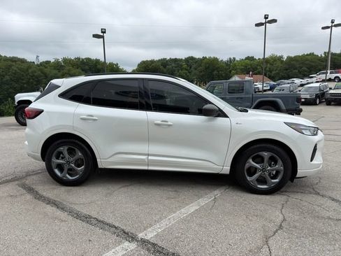 Used 2024 Ford Escape ST-Line w/ Tech Pack #1 FWD image 8