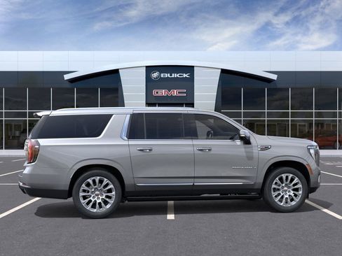 New 2026 GMC Yukon XL Denali w/ Sun & Power Step Package AWD/4WD image 5