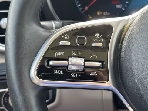 Used 2020 Mercedes-Benz GLC 300 4MATIC image 19