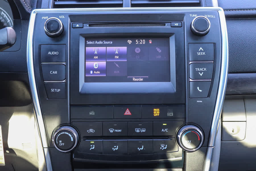 Used 2015 Toyota Camry LE FWD image 13