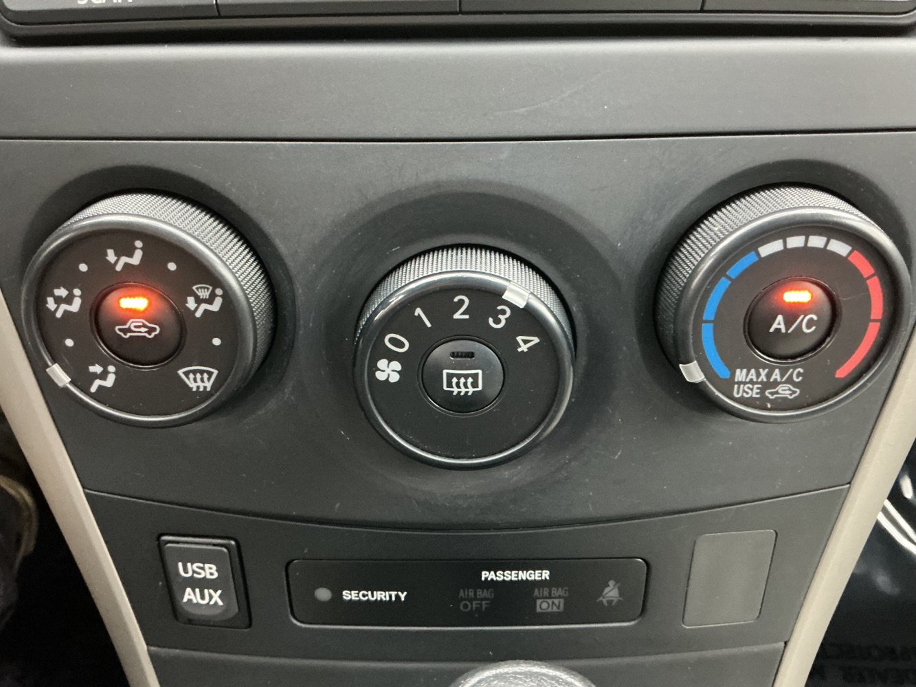 Used 2012 Toyota Corolla L FWD image 35
