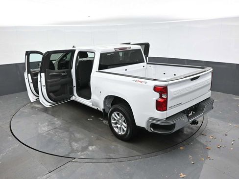 Used 2022 Chevrolet Silverado 1500 LT AWD/4WD image 50