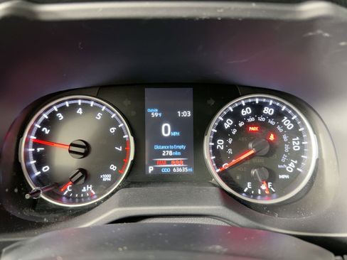 Used 2022 Toyota RAV4 LE image 18