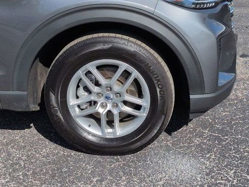 Used 2025 Ford Explorer Active RWD image 10