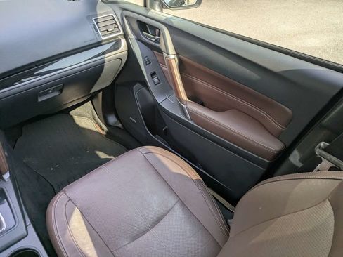 Used 2017 Subaru Forester 2.5i Touring AWD/4WD image 20