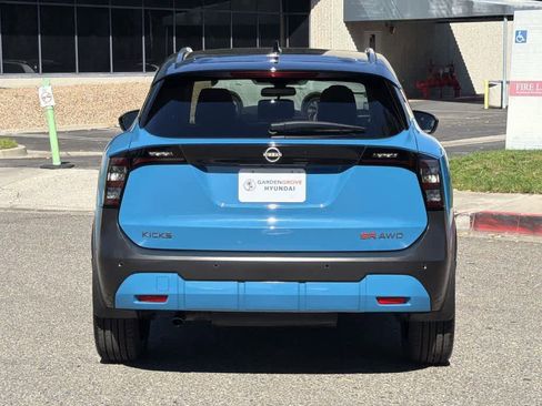Used 2025 Nissan Kicks SR image 5