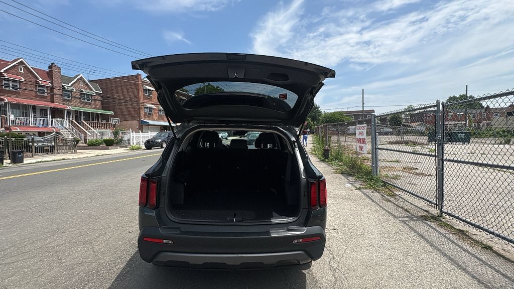 Used 2023 Kia Sorento S w/ Panoramic Sunroof Package AWD/4WD image 29
