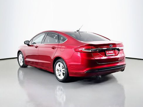 Used 2018 Ford Fusion SE image 3