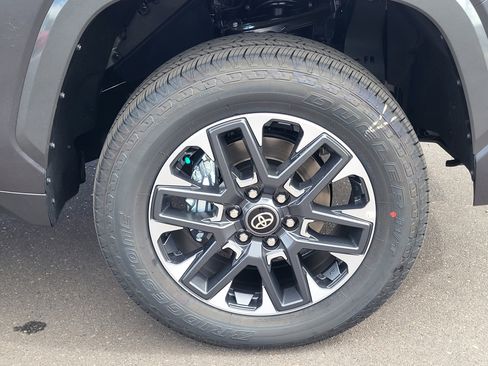 New 2026 Toyota Tundra Limited AWD/4WD image 7