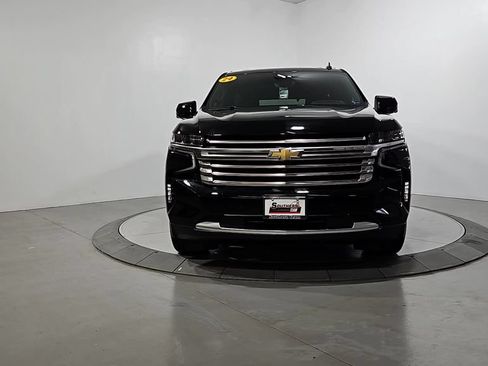 Used 2024 Chevrolet Tahoe High Country AWD/4WD image 9