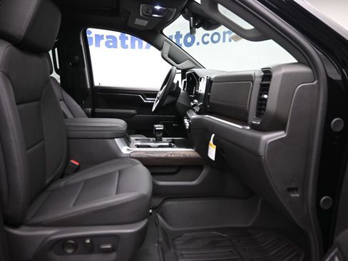 New 2026 GMC Sierra 1500 SLT w/ SLT Premium Plus Package AWD/4WD image 9