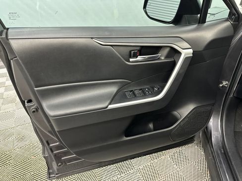 Used 2022 Toyota RAV4 XLE Premium FWD image 11