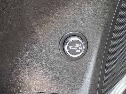 Certified 2023 Buick Envision Avenir image 11