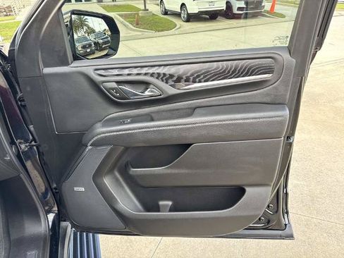 Used 2023 GMC Yukon XL Denali RWD image 16