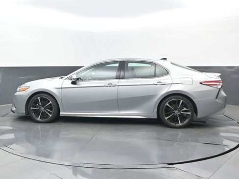 Used 2020 Toyota Camry XSE image 7