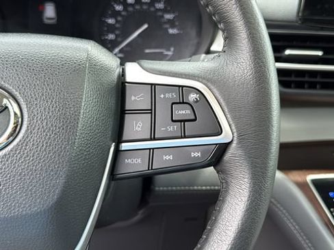 Certified 2024 Toyota Sienna XLE w/ XLE Plus Package AWD/4WD image 13