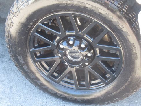 Used 2019 Ford F350 Lariat AWD/4WD image 4