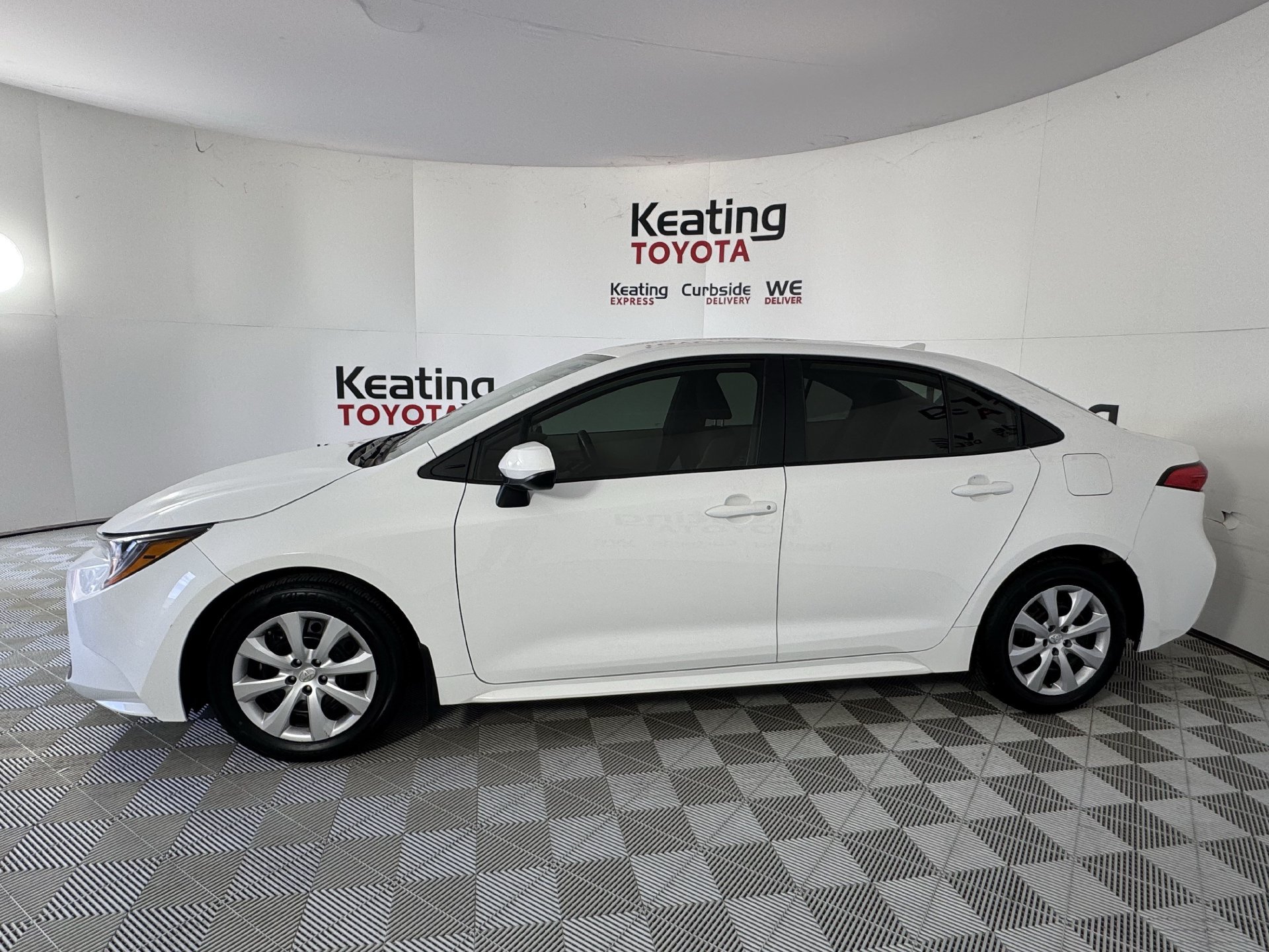 Used 2025 Toyota Corolla LE FWD image 8