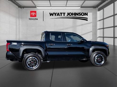 Certified 2025 Toyota Tacoma TRD Off-Road image 5