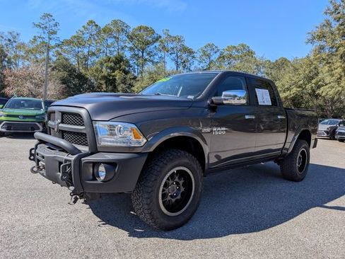 Used 2017 RAM 1500 Laramie w/ Convenience Group image 7