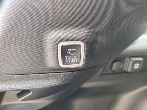 Certified 2024 Jeep Grand Cherokee Limited AWD/4WD image 14