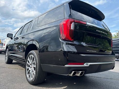 Used 2025 GMC Yukon XL Denali w/ Sun & Power Step Package AWD/4WD image 11