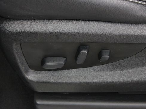 Used 2020 Chevrolet Suburban LT image 8