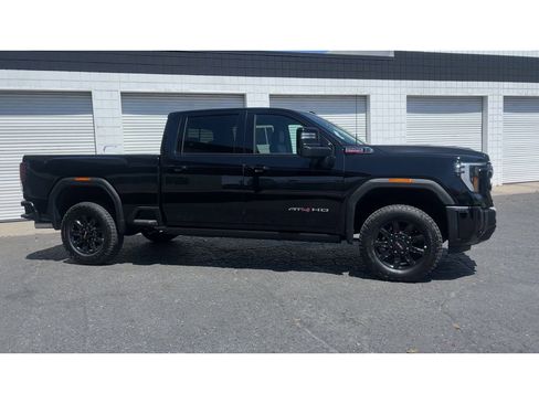 New 2026 GMC Sierra 2500 AT4 w/ AT4 Premium Plus Package AWD/4WD image 4