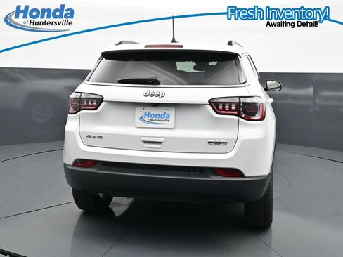Used 2025 Jeep Compass Latitude AWD/4WD image 8