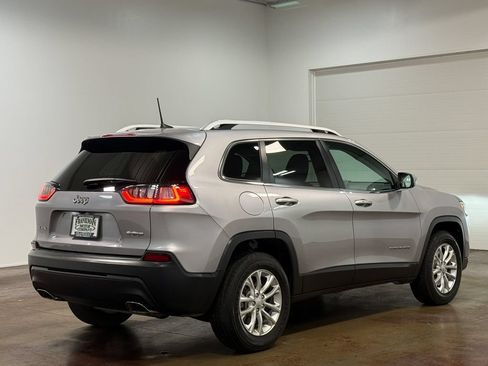 Used 2019 Jeep Cherokee Latitude w/ Comfort & Convenience Group AWD/4WD image 24