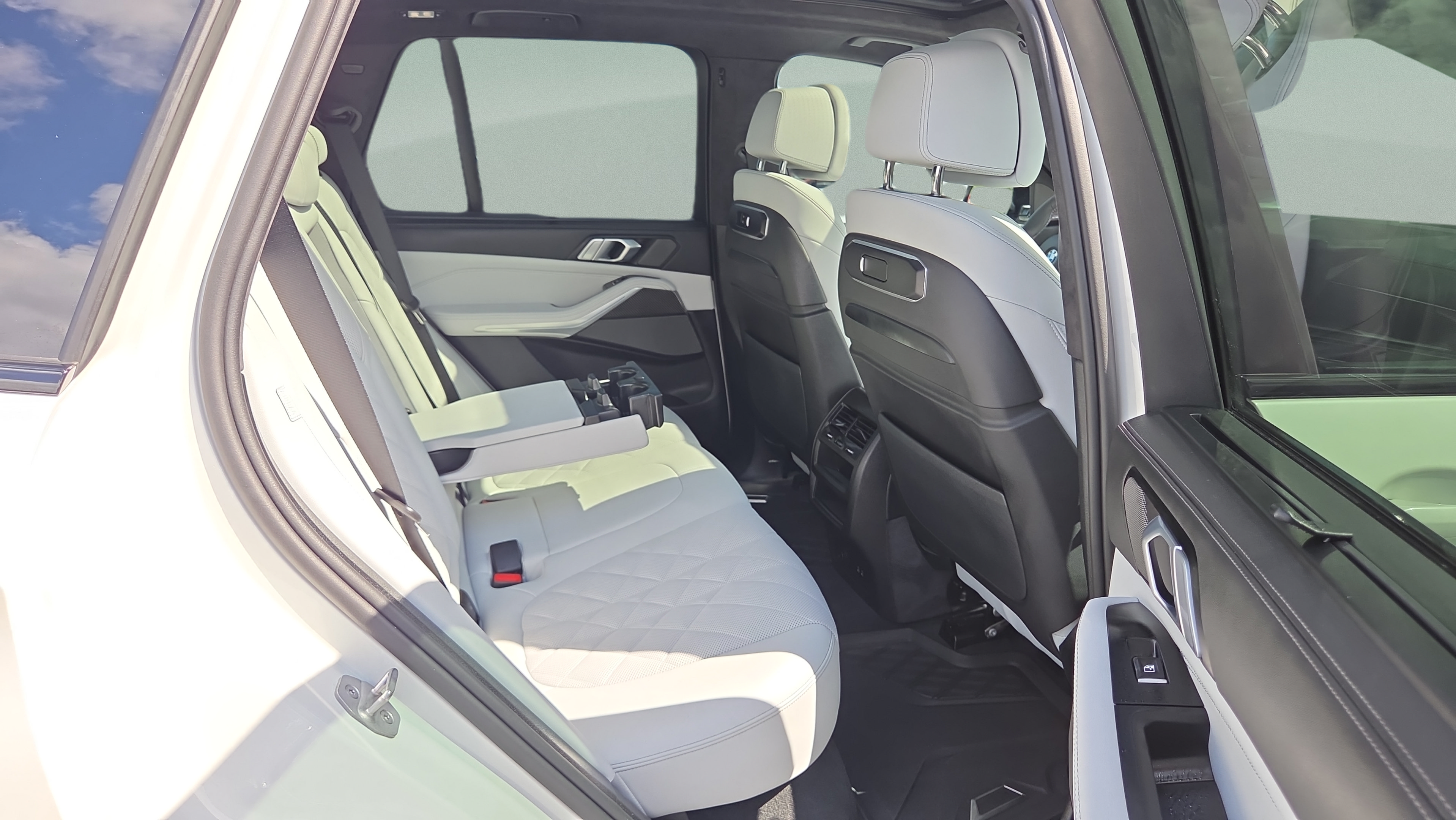 Used 2026 BMW X5 M60i w/ Executive Package AWD/4WD image 15