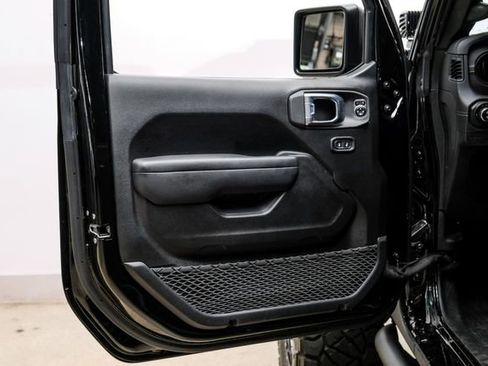 Used 2025 Jeep Gladiator Rubicon w/ Safety Group AWD/4WD image 83