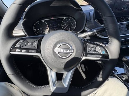 New 2025 Nissan Altima 2.5 SL FWD image 16