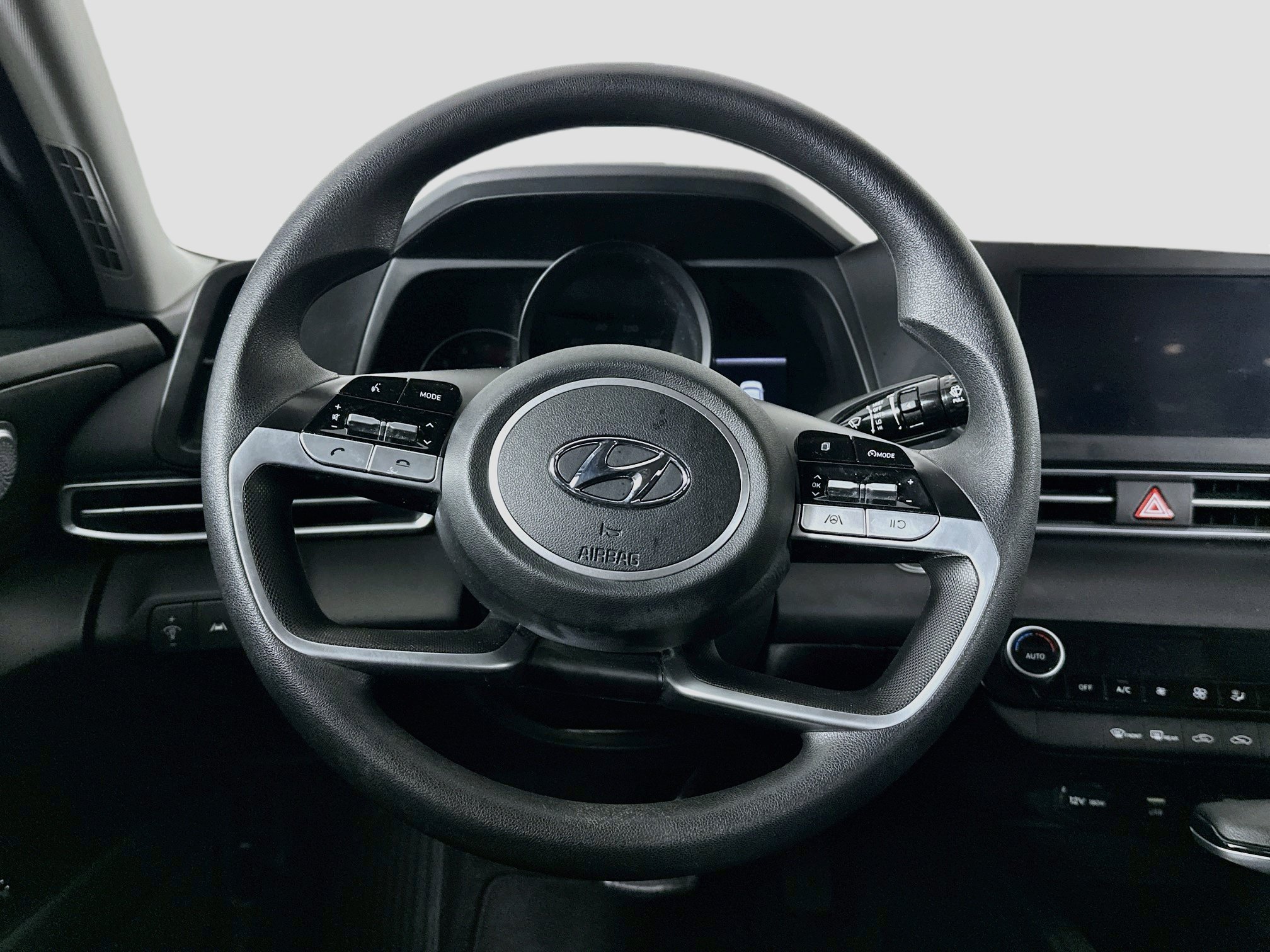 Used 2022 Hyundai Elantra SEL FWD image 18