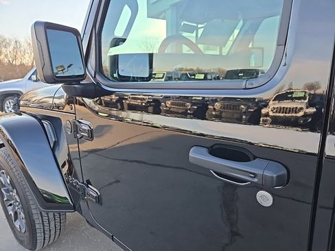 New 2026 Jeep Gladiator Sport image 33