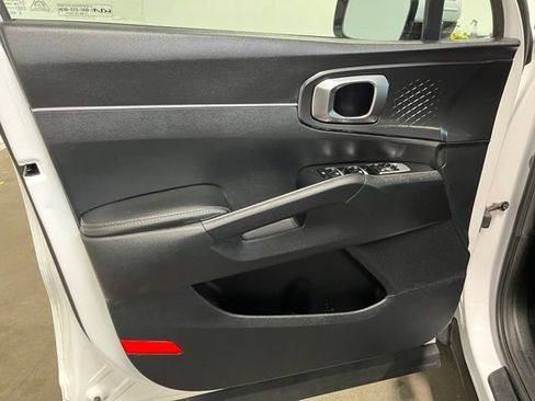 Used 2022 Kia Sorento LX FWD image 20