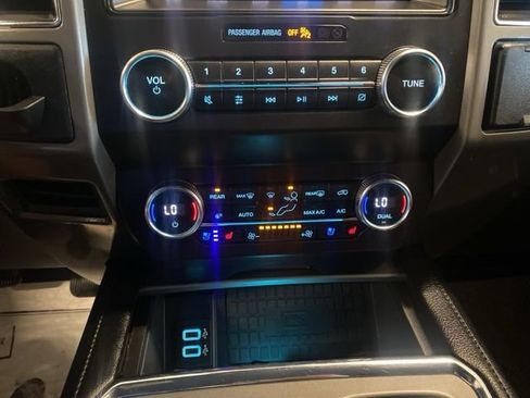 Used 2019 Ford Expedition XLT w/ Equipment Group 202A AWD/4WD image 24