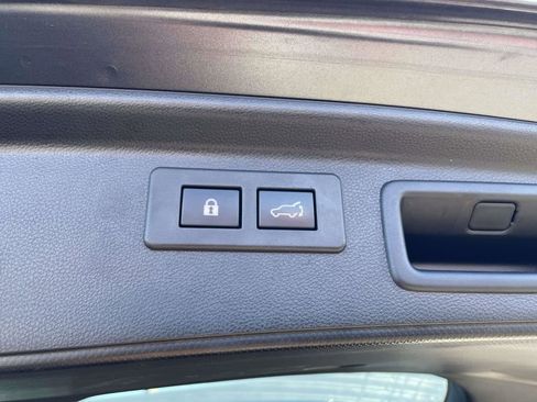 Used 2022 Subaru Forester Premium image 19