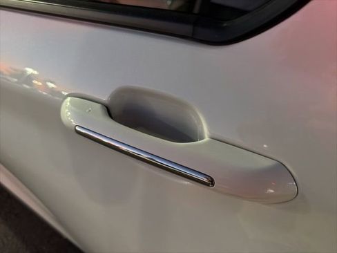 Certified 2022 Ford Explorer Limited w/ Limited Technology Package image 17