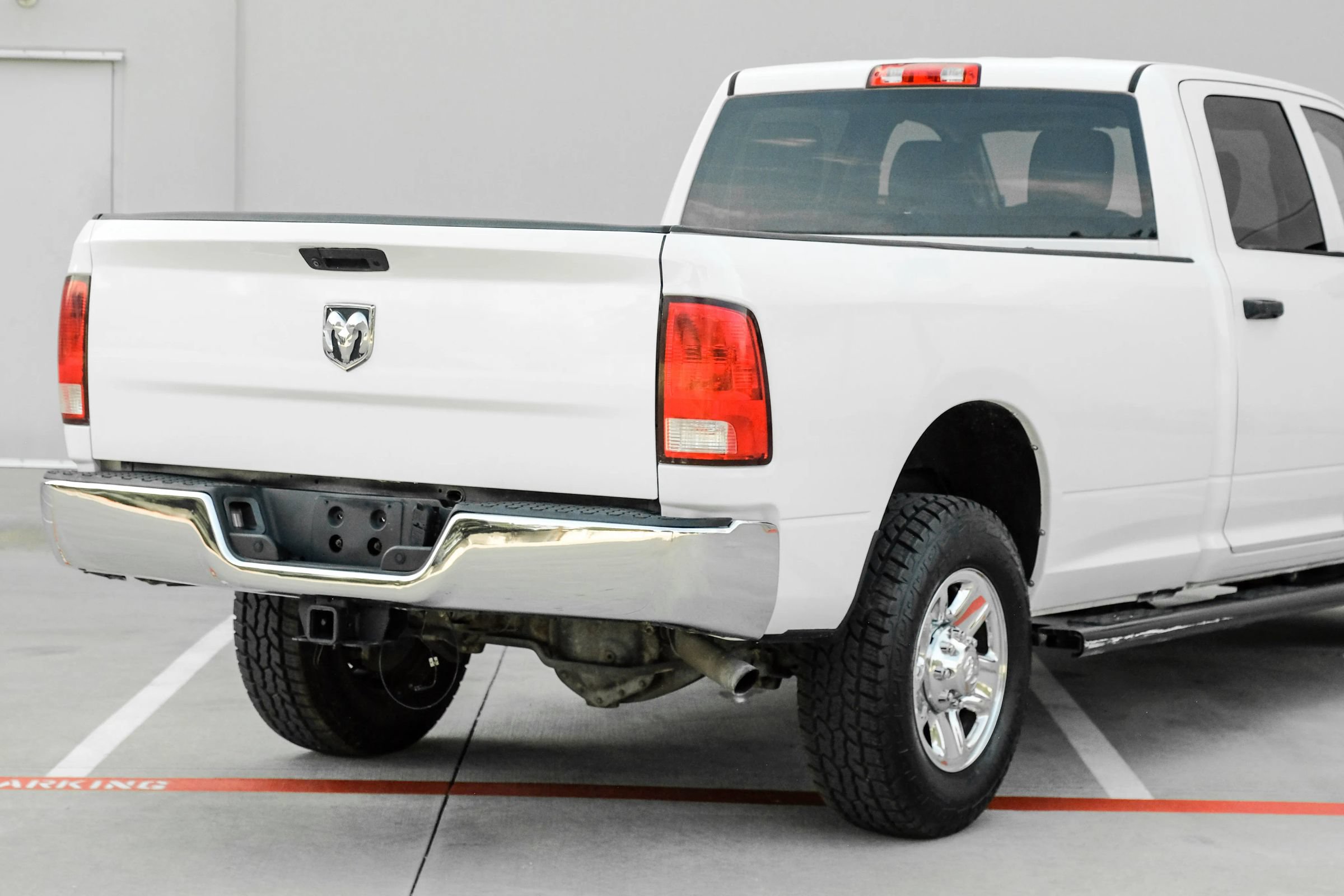 Used 2016 RAM 2500 Tradesman w/ Chrome Appearance Group RWD image 6