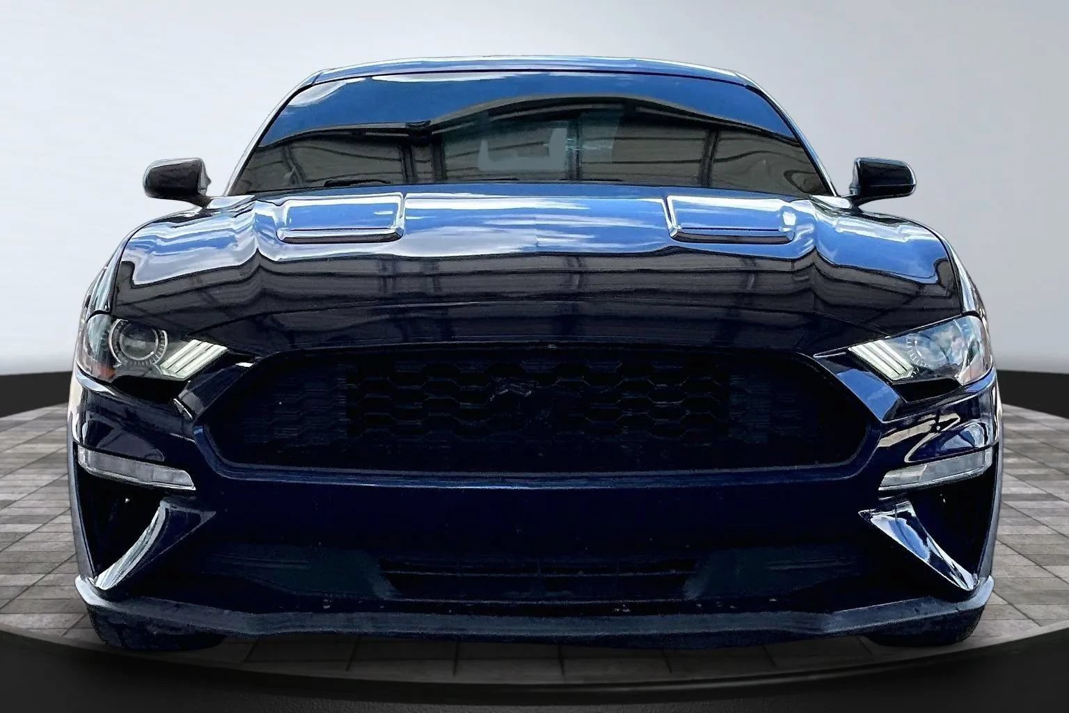 Used 2019 Ford Mustang Coupe w/ Equipment Group 101A RWD image 2