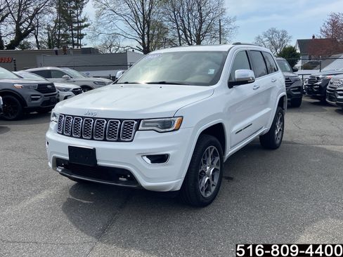 Used 2020 Jeep Grand Cherokee Overland AWD/4WD image 8